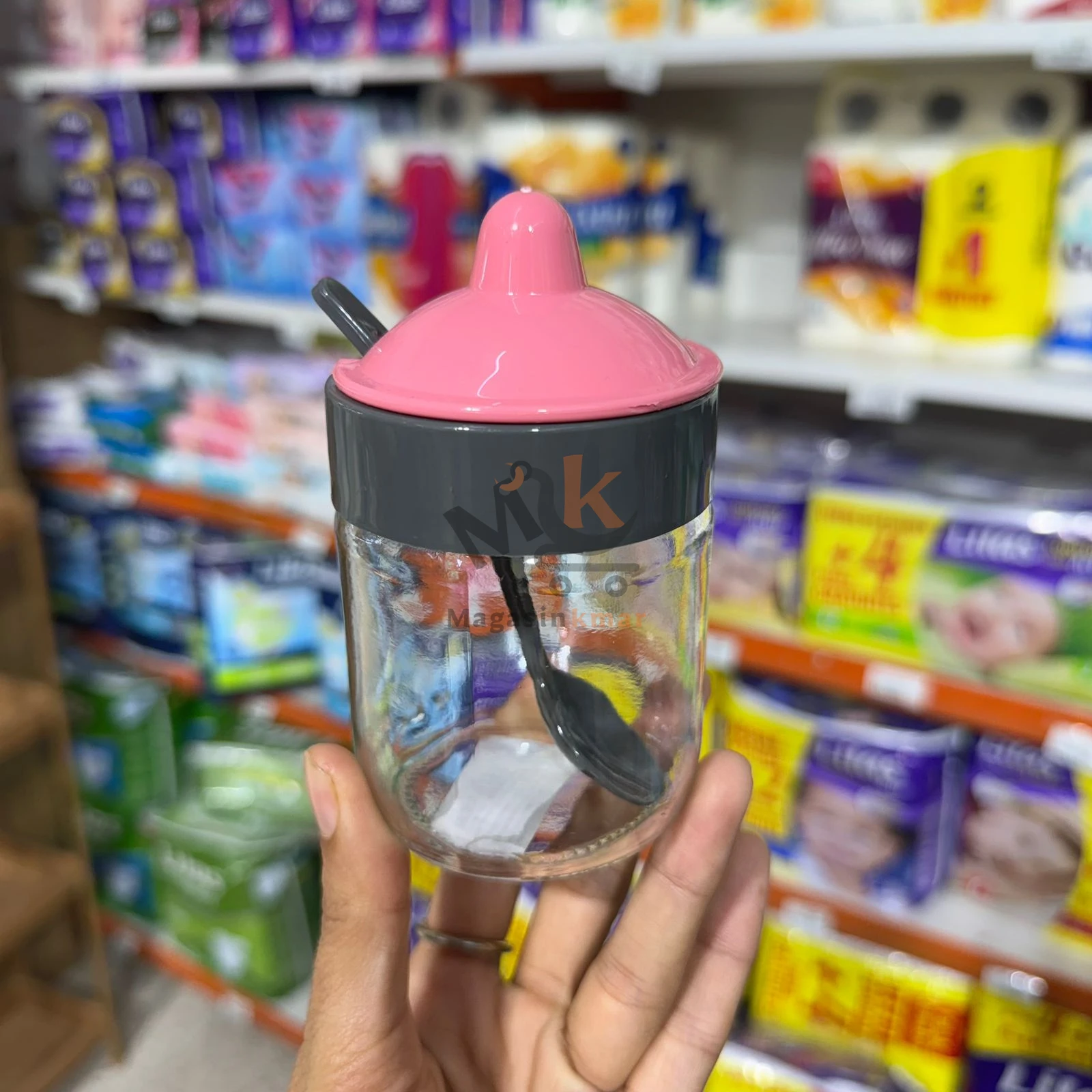 Boîte à épices en verre avec cuillère et couvercle en plastique