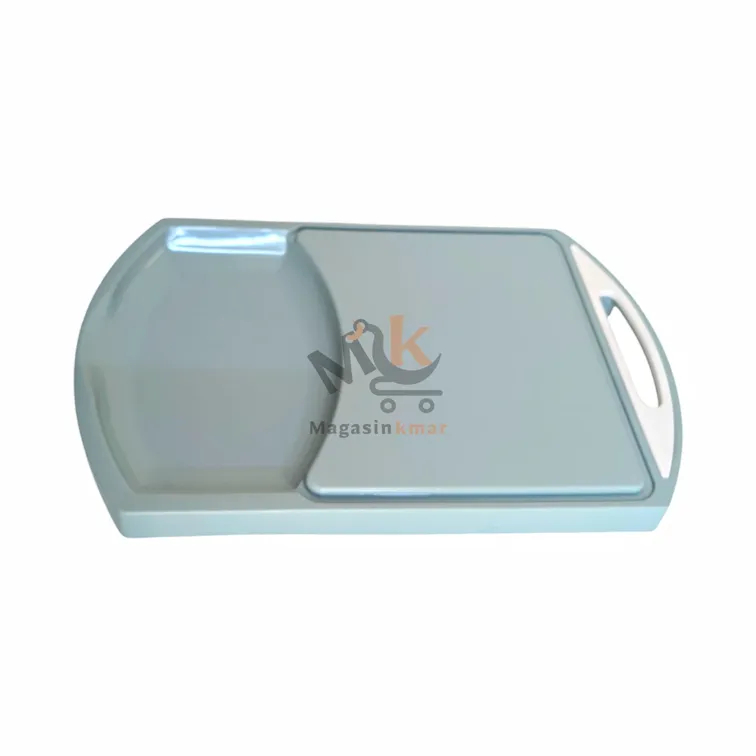 Planche à découper en plastique