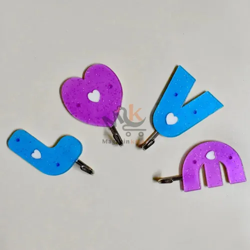 lot e 4 crochets muraux en plastique -Motifs love