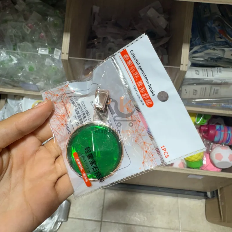 Crochet rond  mural en plastique