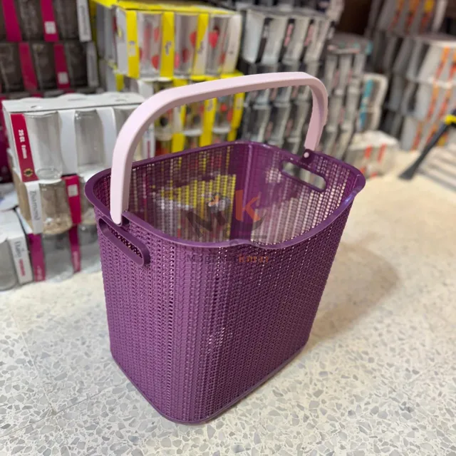 Panier de rangement avec crochet en plastique