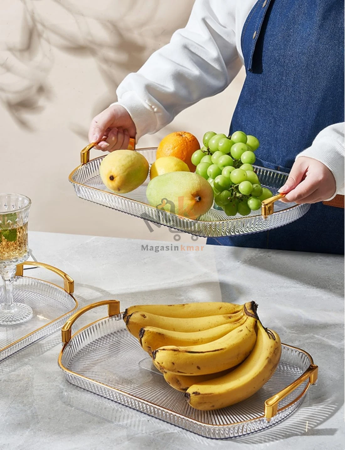 Plateau plexi avec deux manche dore_ 34*22cm