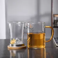 Tasse en verre avec filtre intègre et couvercle en bois