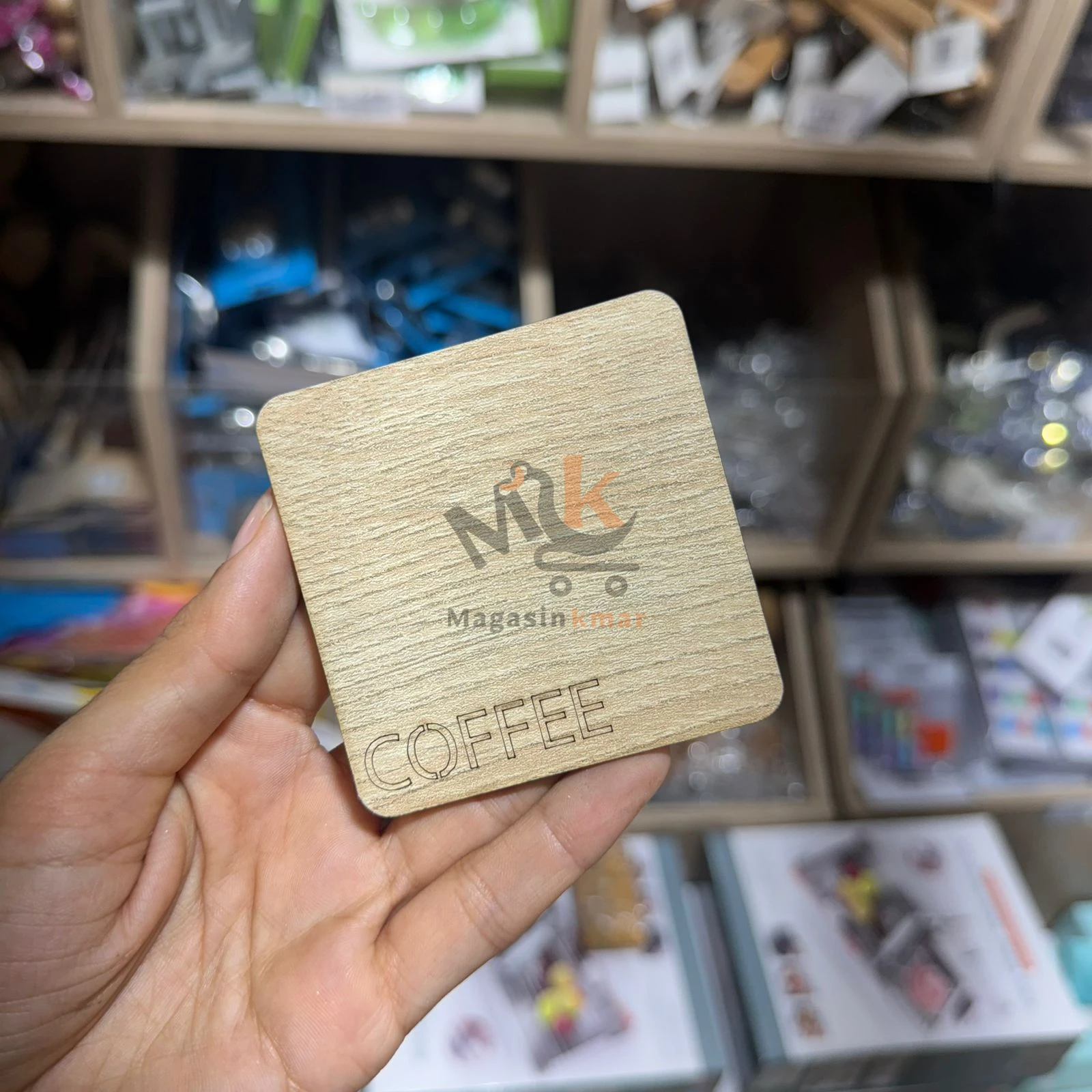 Sous-tasse carrée en bois – 7 cm